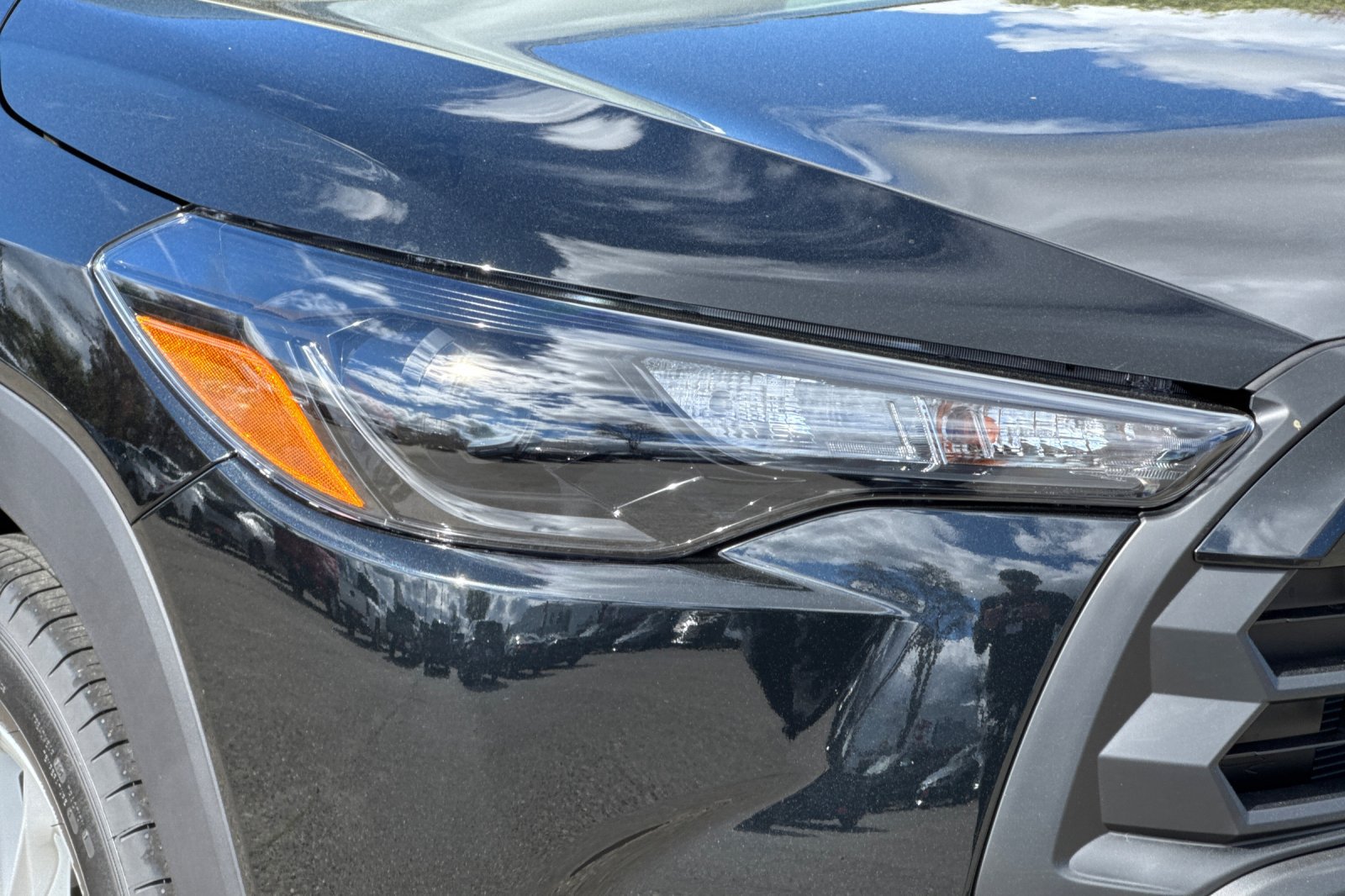 New 2026 Toyota Corolla Cross LE w/ Moonroof Package FWD image 30