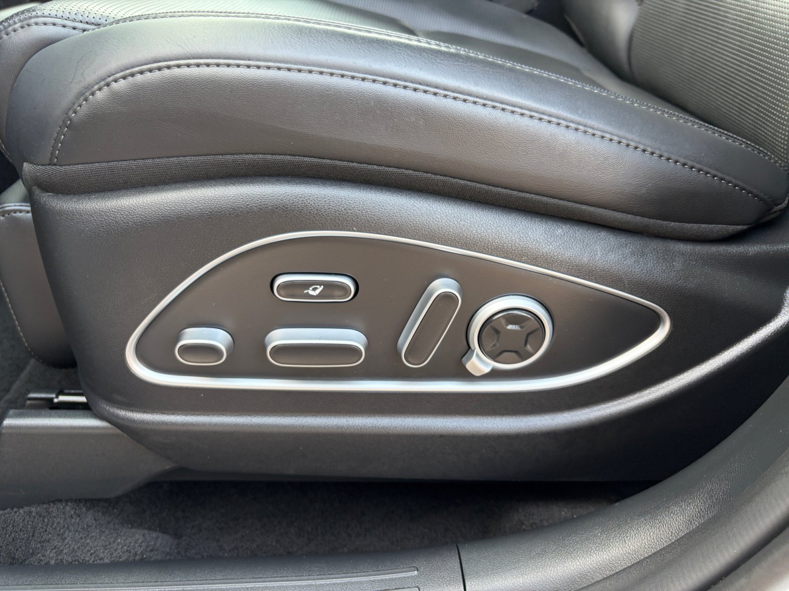 Used 2026 Hyundai Palisade Calligraphy AWD/4WD image 15