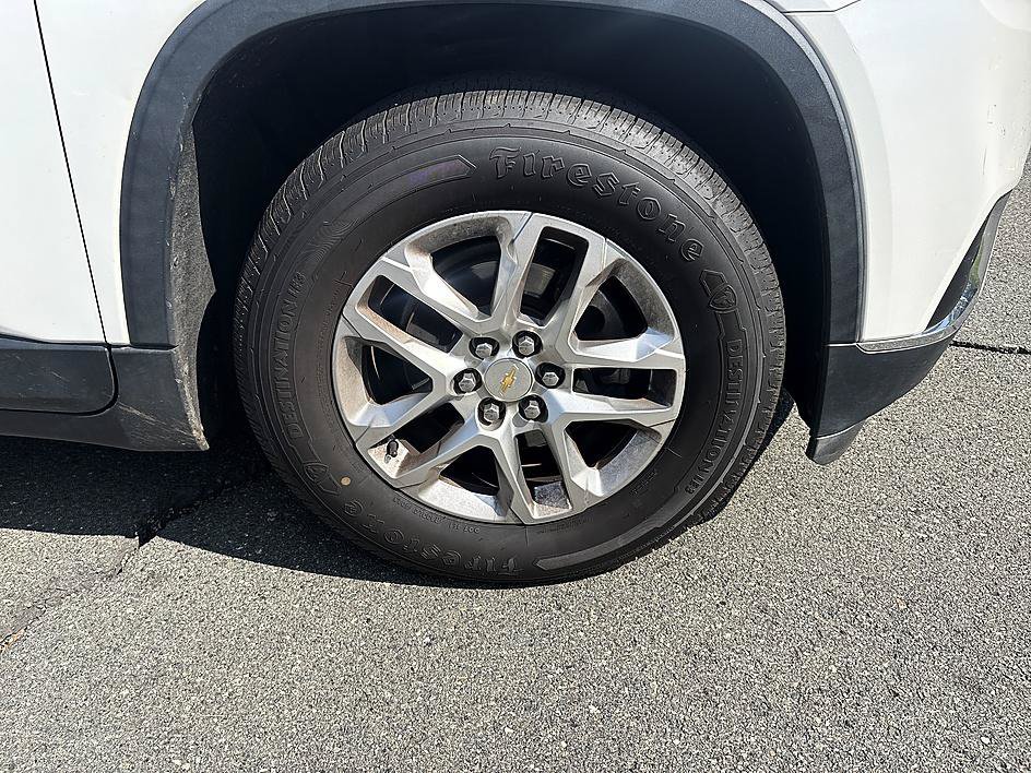 Used 2019 Chevrolet Traverse LT FWD image 11