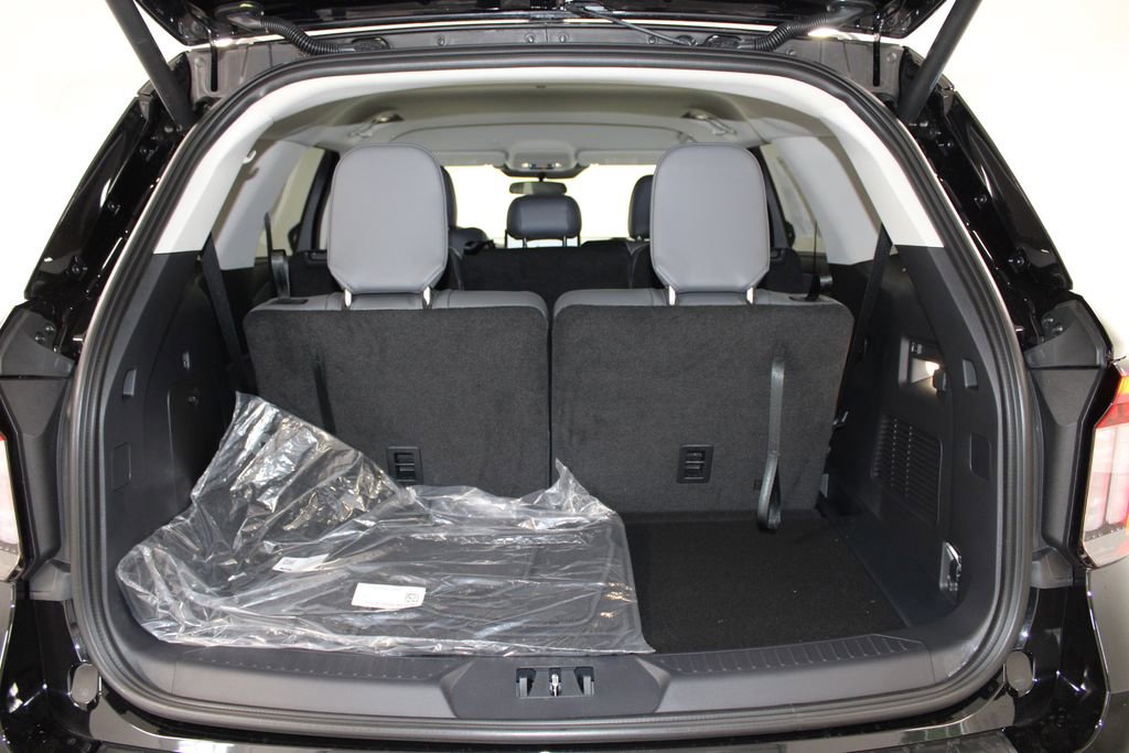 New 2026 Ford Explorer Active RWD image 15