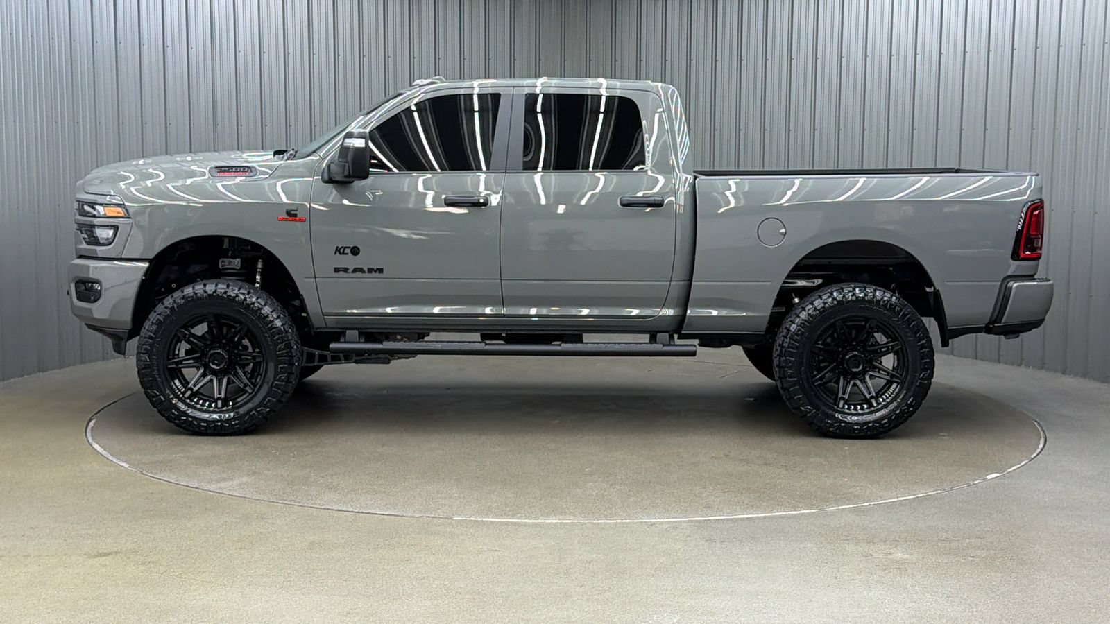 Used 2026 RAM 2500 Big Horn AWD/4WD image 2