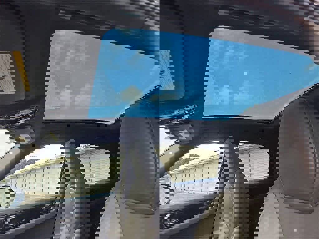 Certified 2022 Porsche Cayenne image 16