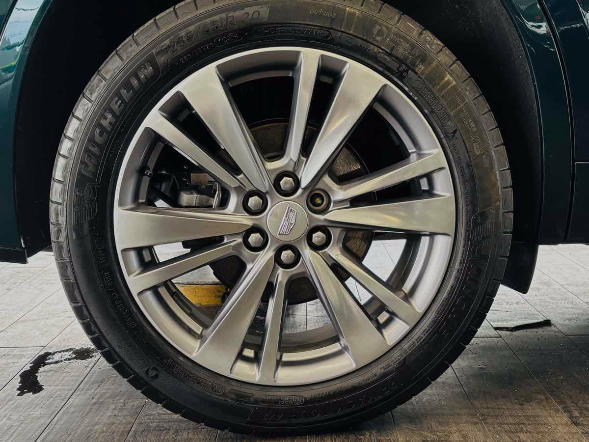 Used 2024 Cadillac XT6 Premium Luxury w/ Technology Package FWD image 30