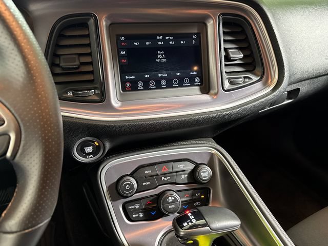 Used 2019 Dodge Challenger R/T RWD image 29