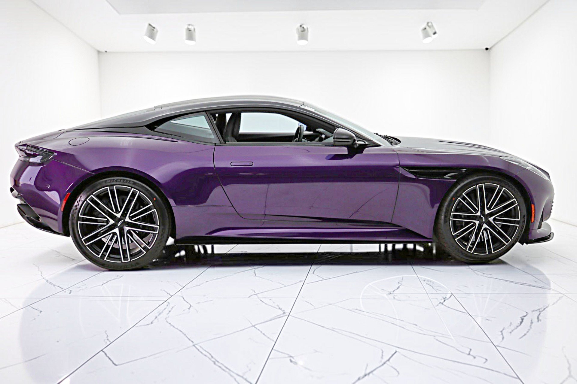 Used 2024 Aston Martin DB12 Coupe RWD image 14