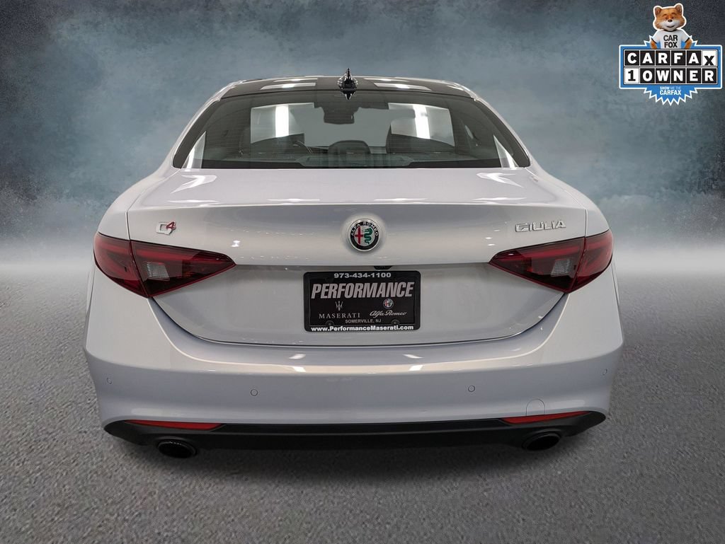 Used 2023 Alfa Romeo Giulia Ti AWD/4WD image 5