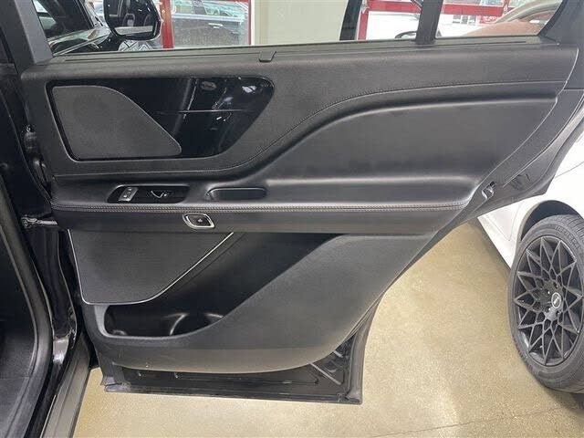 Used 2023 Lincoln Aviator AWD image 22