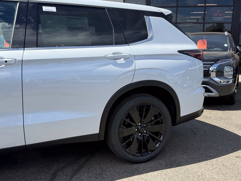 New 2026 Mitsubishi Outlander LE FWD image 6