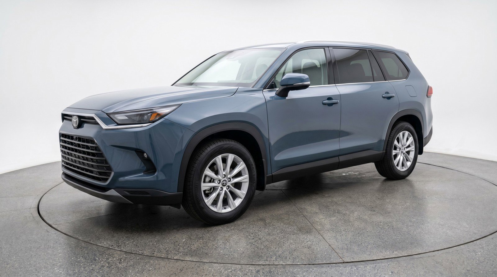 Used 2025 Toyota Grand Highlander FWD image 3