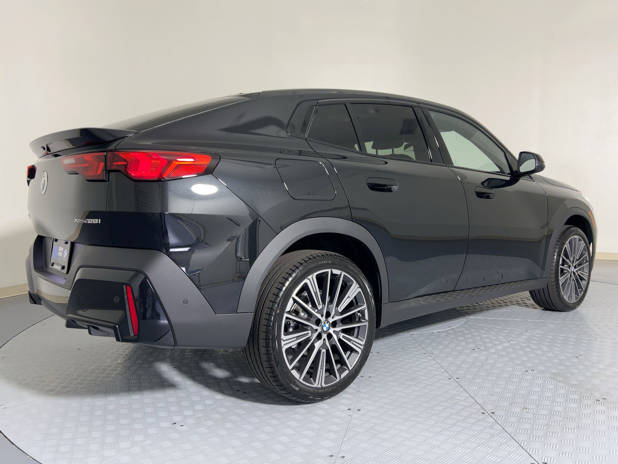 Used 2026 BMW X2 xDrive28i w/ Technology Package image 8