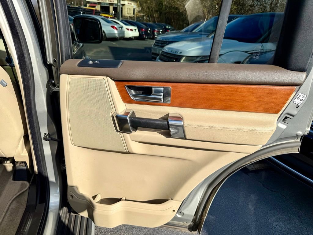 Used 2011 Land Rover LR4 HSE image 24