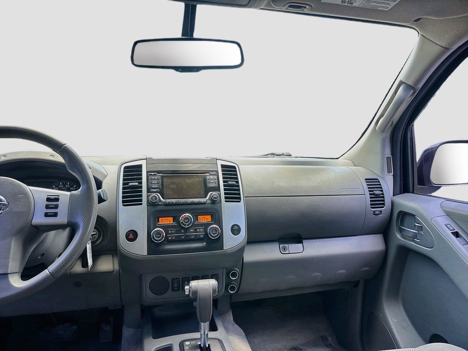 Used 2015 Nissan Frontier SV w/ SV Value Truck Package RWD image 13