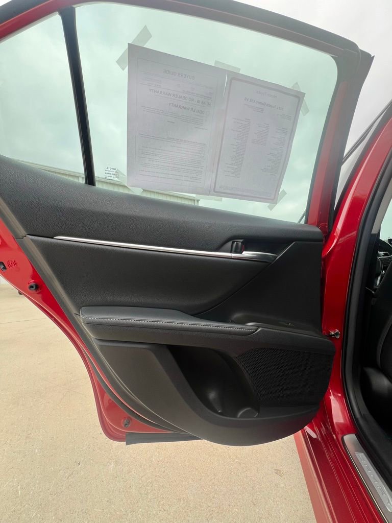 Used 2021 Toyota Camry XSE image 14