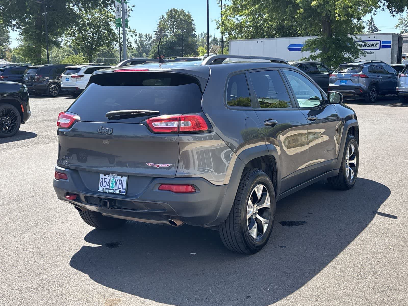 Used 2014 Jeep Cherokee Trailhawk w/ Comfort/Convenience Group AWD/4WD image 5