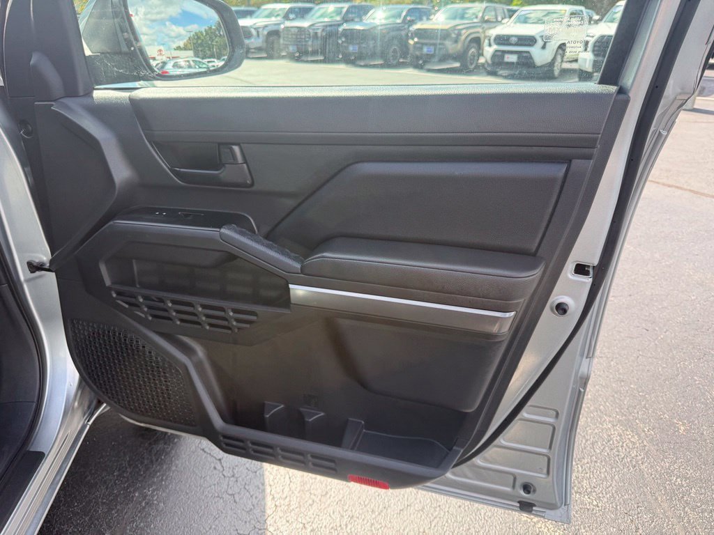 Certified 2025 Toyota Tacoma SR5 AWD/4WD image 21