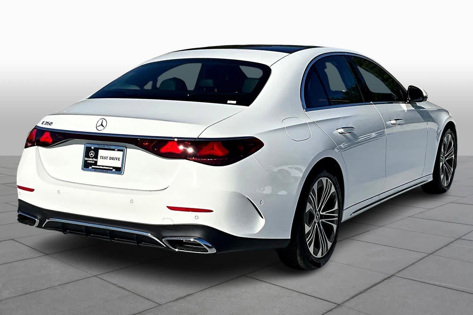 Used 2025 Mercedes-Benz E 350 Sedan image 12
