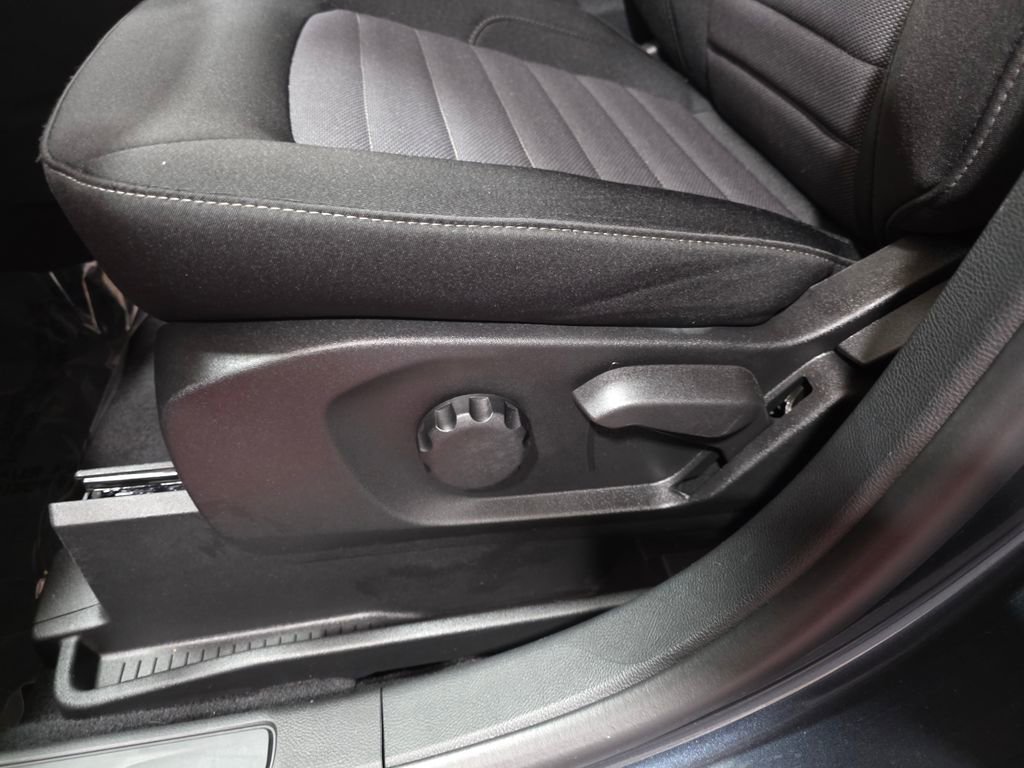 Used 2024 Ford Edge SE w/ Black Appearance Package image 13