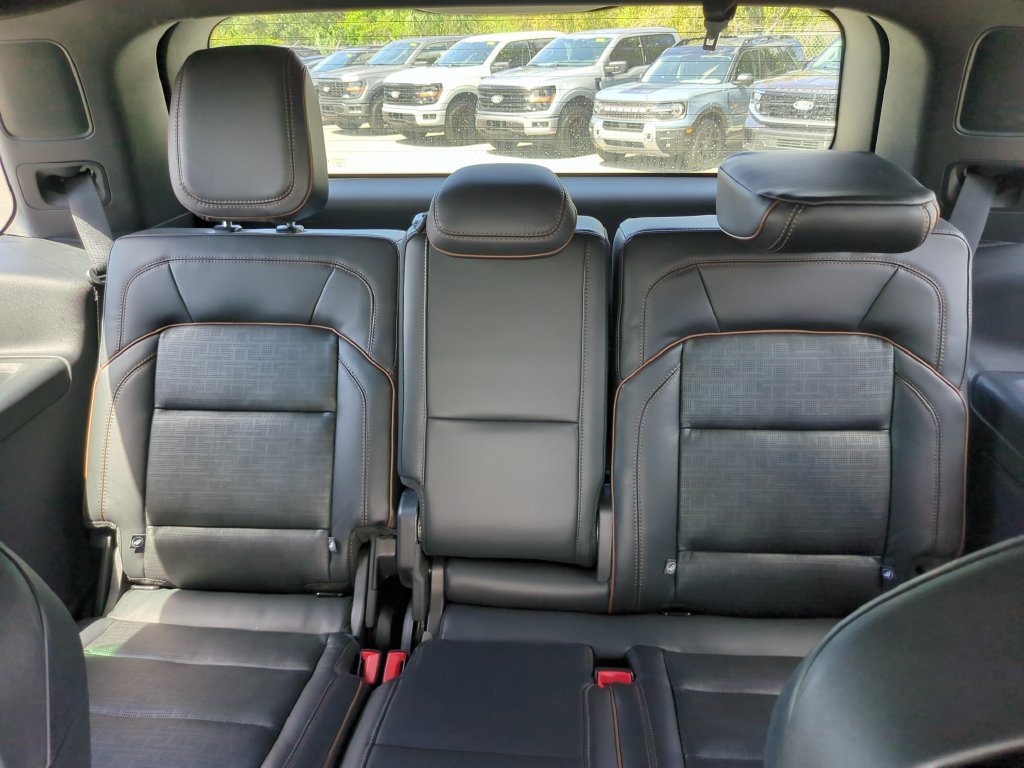 Used 2025 Lincoln Navigator Black Label AWD/4WD image 22