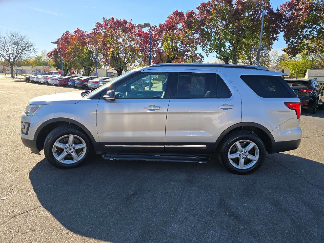 Used 2016 Ford Explorer XLT w/ Equipment Group 202A image 13