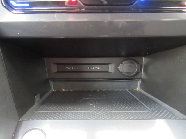 Used 2022 Volkswagen Tiguan SE R-Line FWD image 46