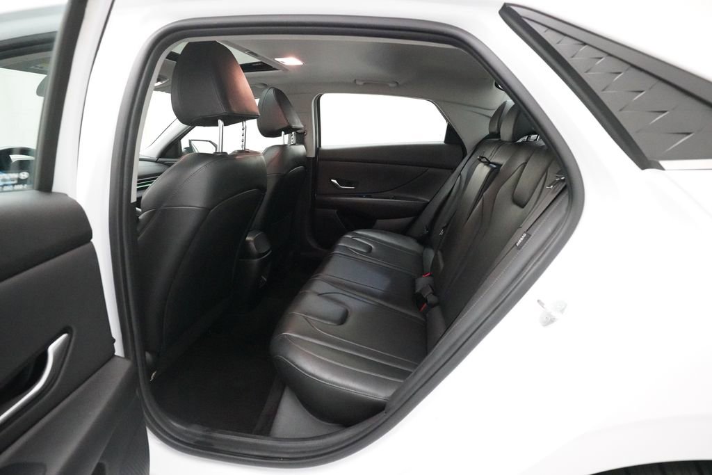 Used 2024 Hyundai Elantra Limited FWD image 15