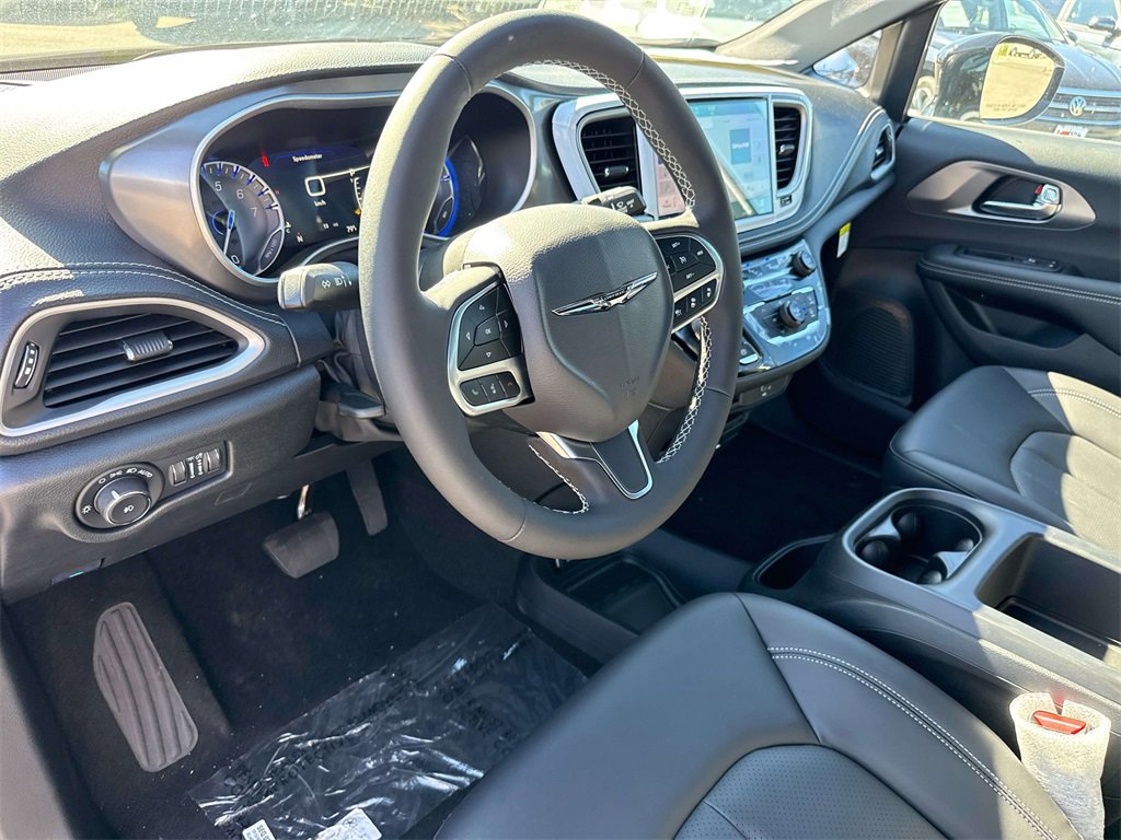 New 2026 Chrysler Pacifica Select image 23
