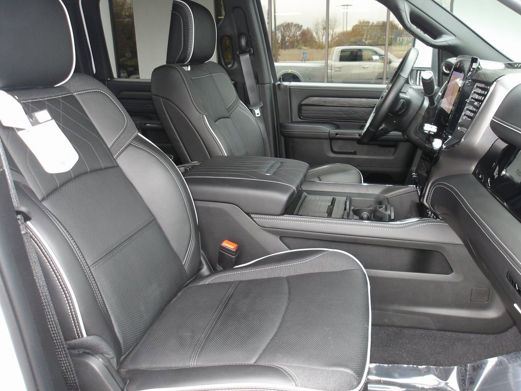 Used 2025 RAM 3500 Limited image 18