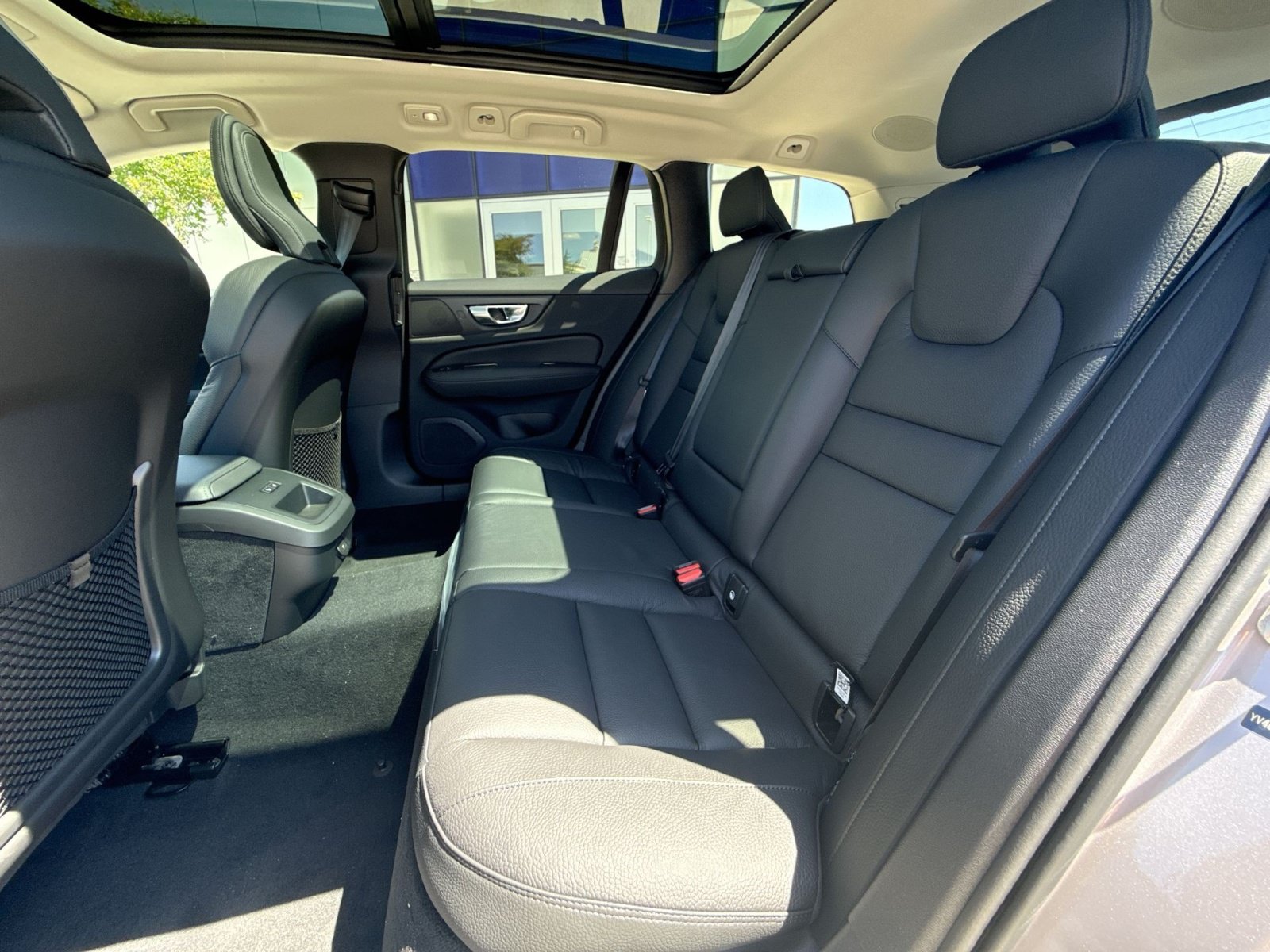 New 2026 Volvo V60 B5 Cross Country Plus w/ Protection Package Premier AWD/4WD image 25