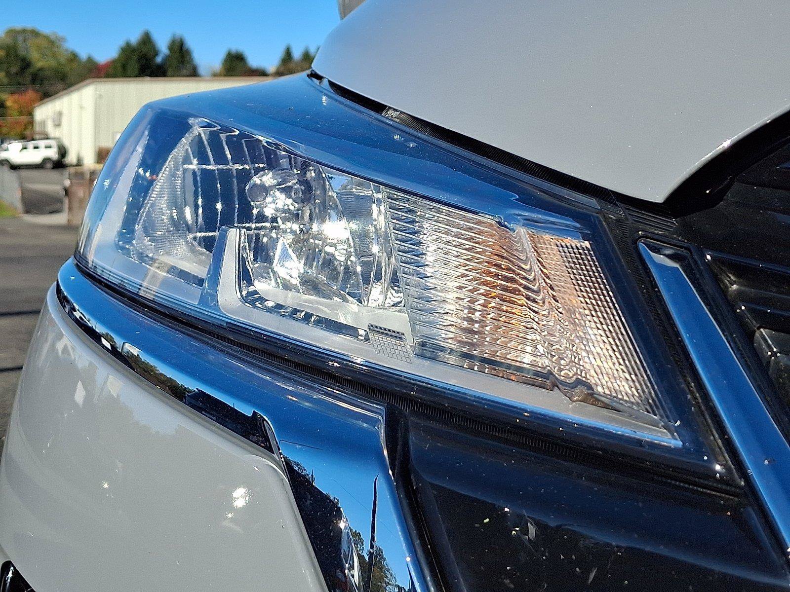 Used 2024 Nissan Kicks SV FWD image 9