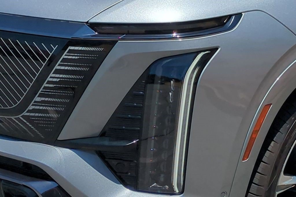 Certified 2026 Cadillac Vistiq Premium Luxury w/ LPO, Floor Liner Package AWD/4WD image 21