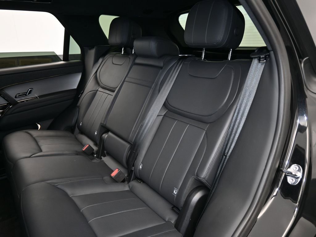 Used 2024 Land Rover Range Rover Sport Dynamic SE image 32