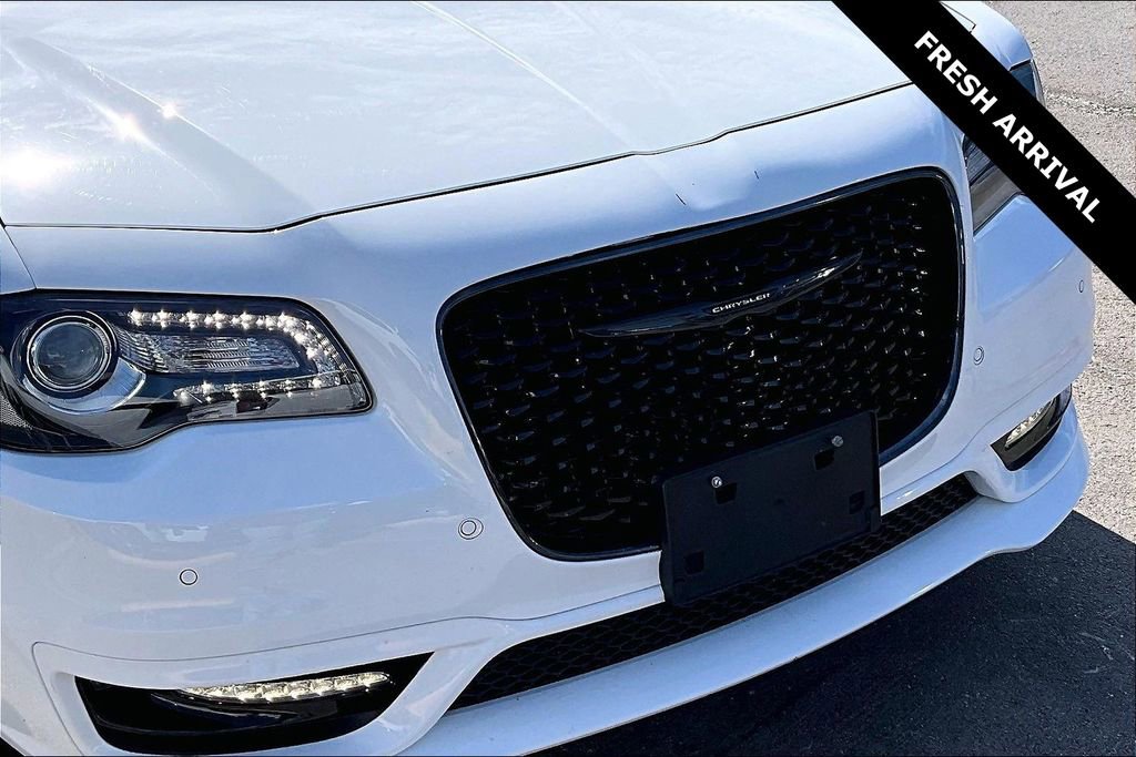 Used 2023 Chrysler 300 Touring L w/ Comfort Group image 31