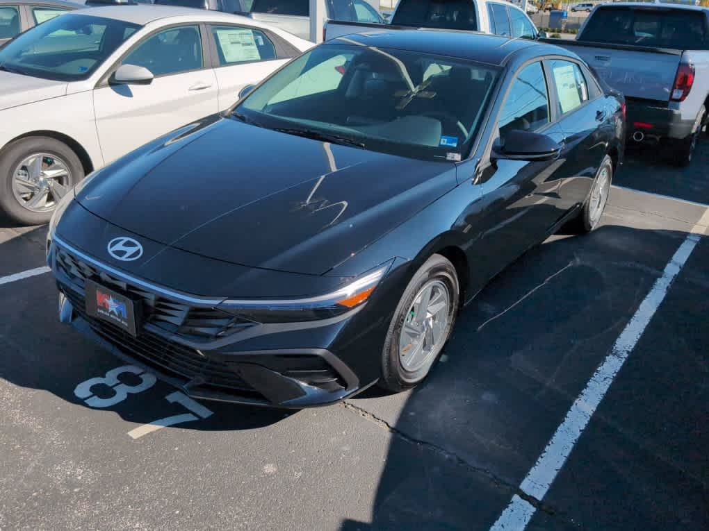 New 2026 Hyundai Elantra SE FWD image 10