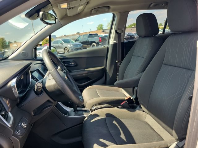 Used 2020 Chevrolet Trax LT w/ LPO, Protection Package AWD/4WD image 5