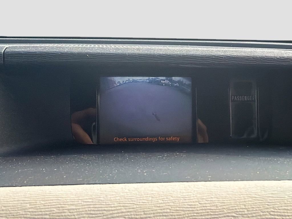 Used 2011 Toyota Sienna XLE w/ Entertainment Pkg FWD image 31