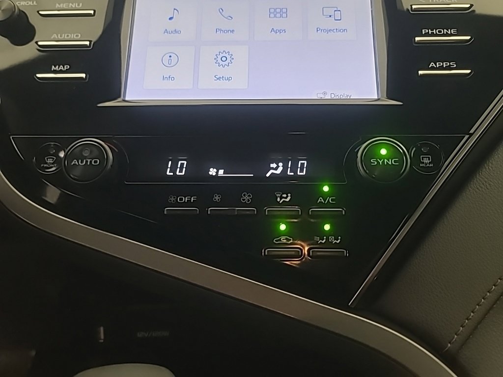 Used 2019 Toyota Camry LE FWD image 35