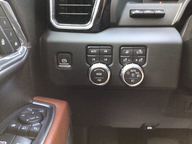New 2026 GMC Sierra 3500 Denali w/ Denali Reserve Package image 15