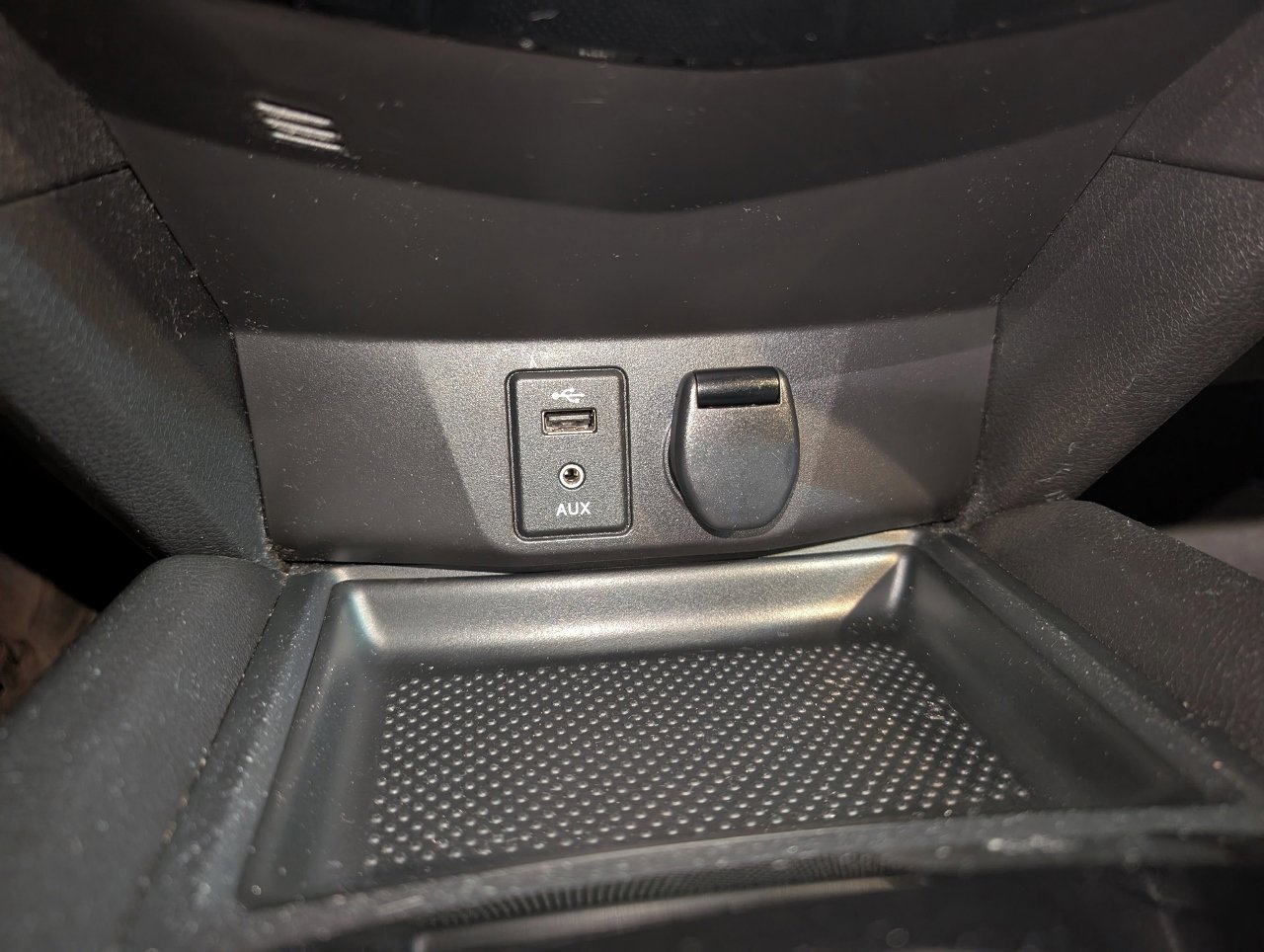 Used 2015 Nissan Rogue SV w/ SV Premium Package image 44