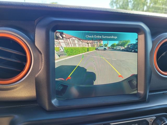 Certified 2023 Jeep Gladiator Mojave w/ Cold Weather Group image 20