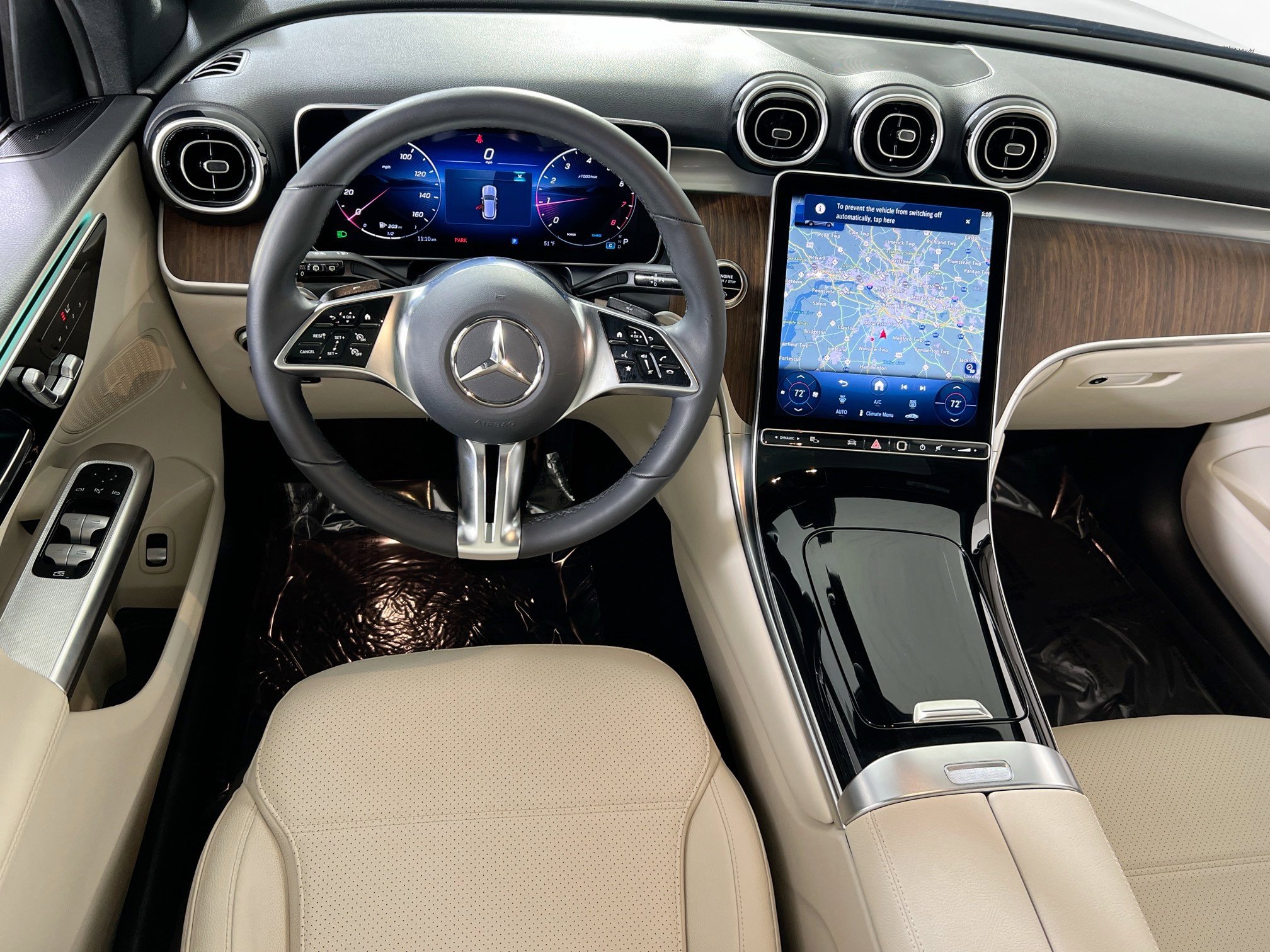 Used 2025 Mercedes-Benz GLC 300 4MATIC image 24