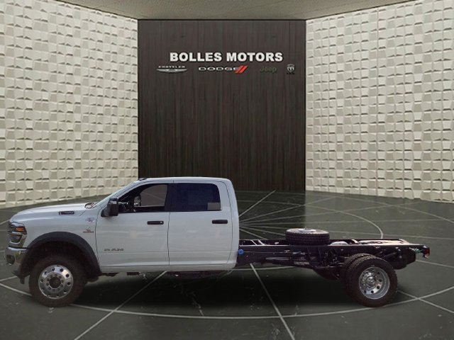 New 2026 RAM 4500 4x4 Crew Cab DRW image 4