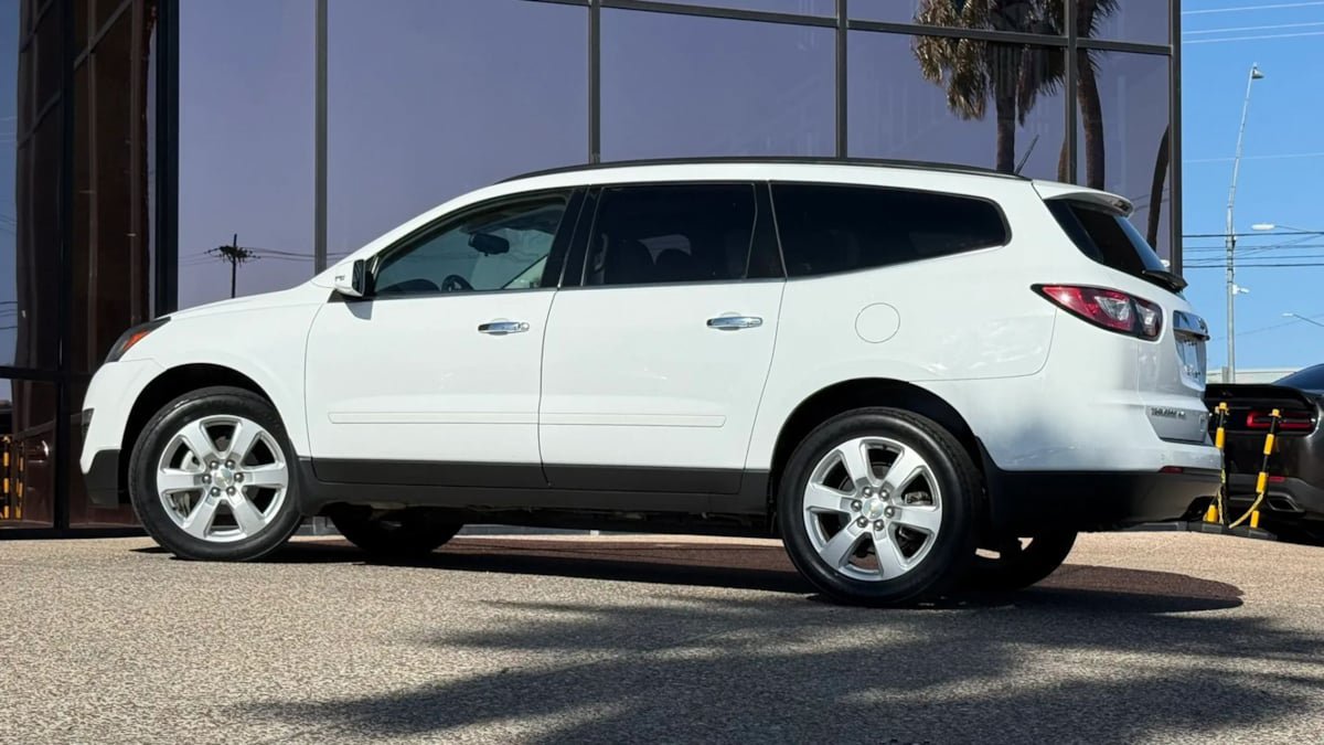 Used 2017 Chevrolet Traverse LT w/ Style and Technology Package AWD/4WD image 6
