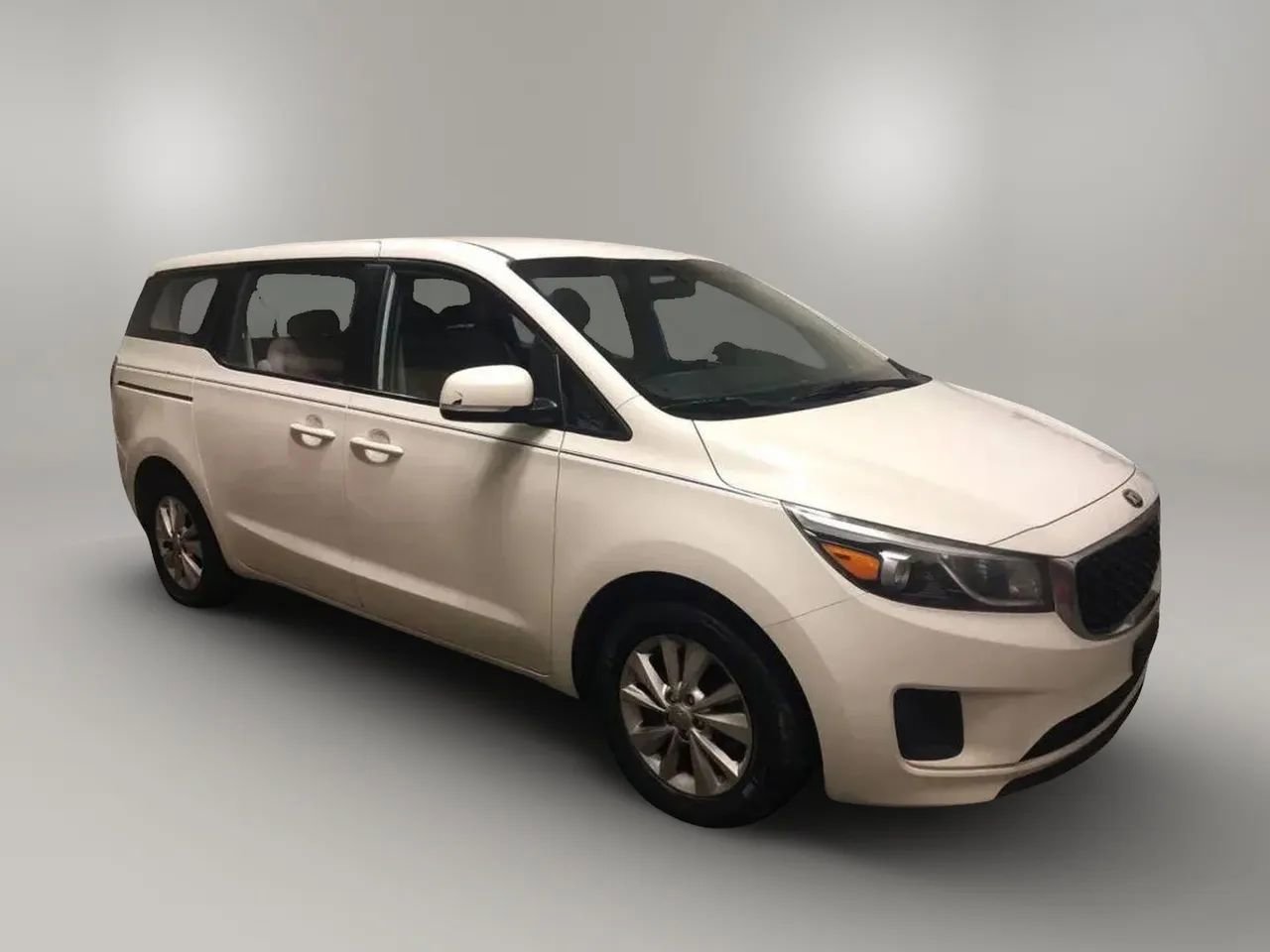 Used 2016 Kia Sedona L image 6
