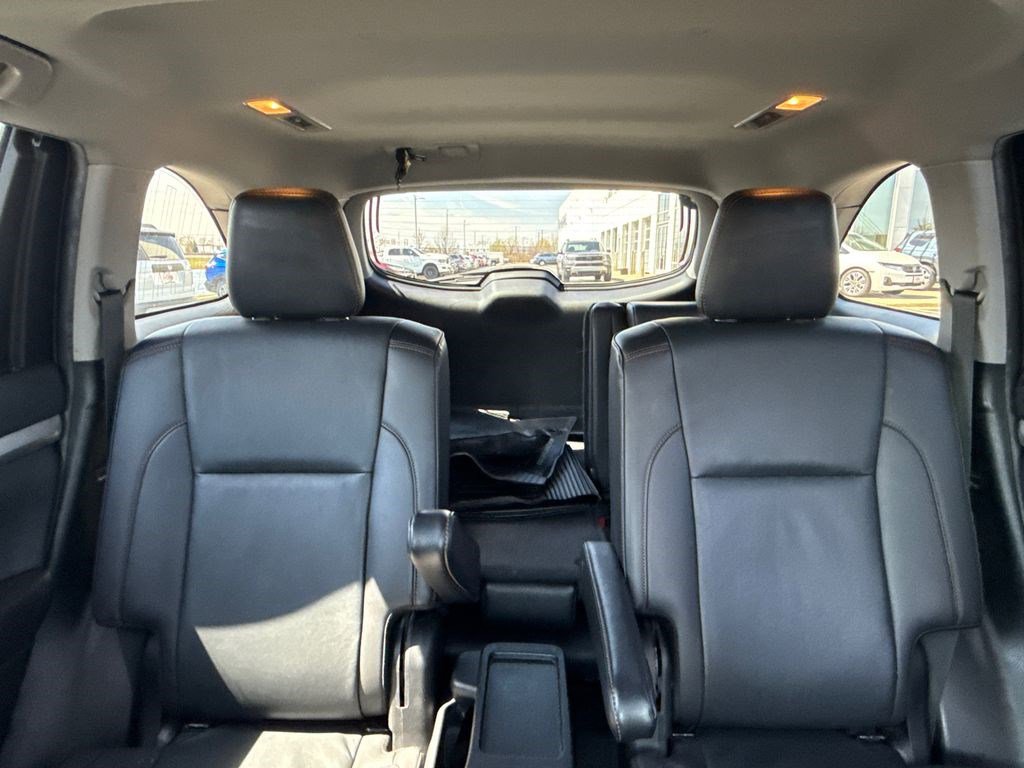 Used 2019 Toyota Highlander XLE image 21