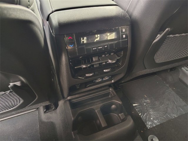 New 2025 Jeep Grand Cherokee L Laredo image 29