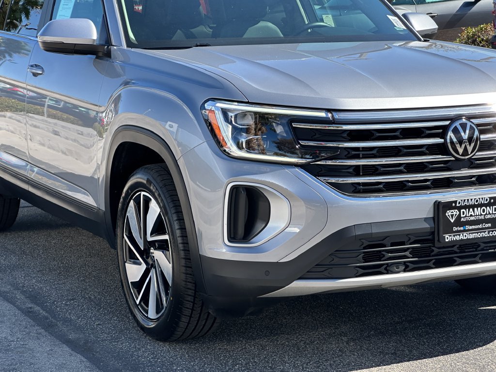 Used 2025 Volkswagen Atlas SE FWD image 11