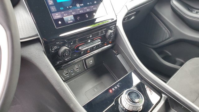 Certified 2023 Jeep Grand Cherokee Altitude AWD/4WD image 15