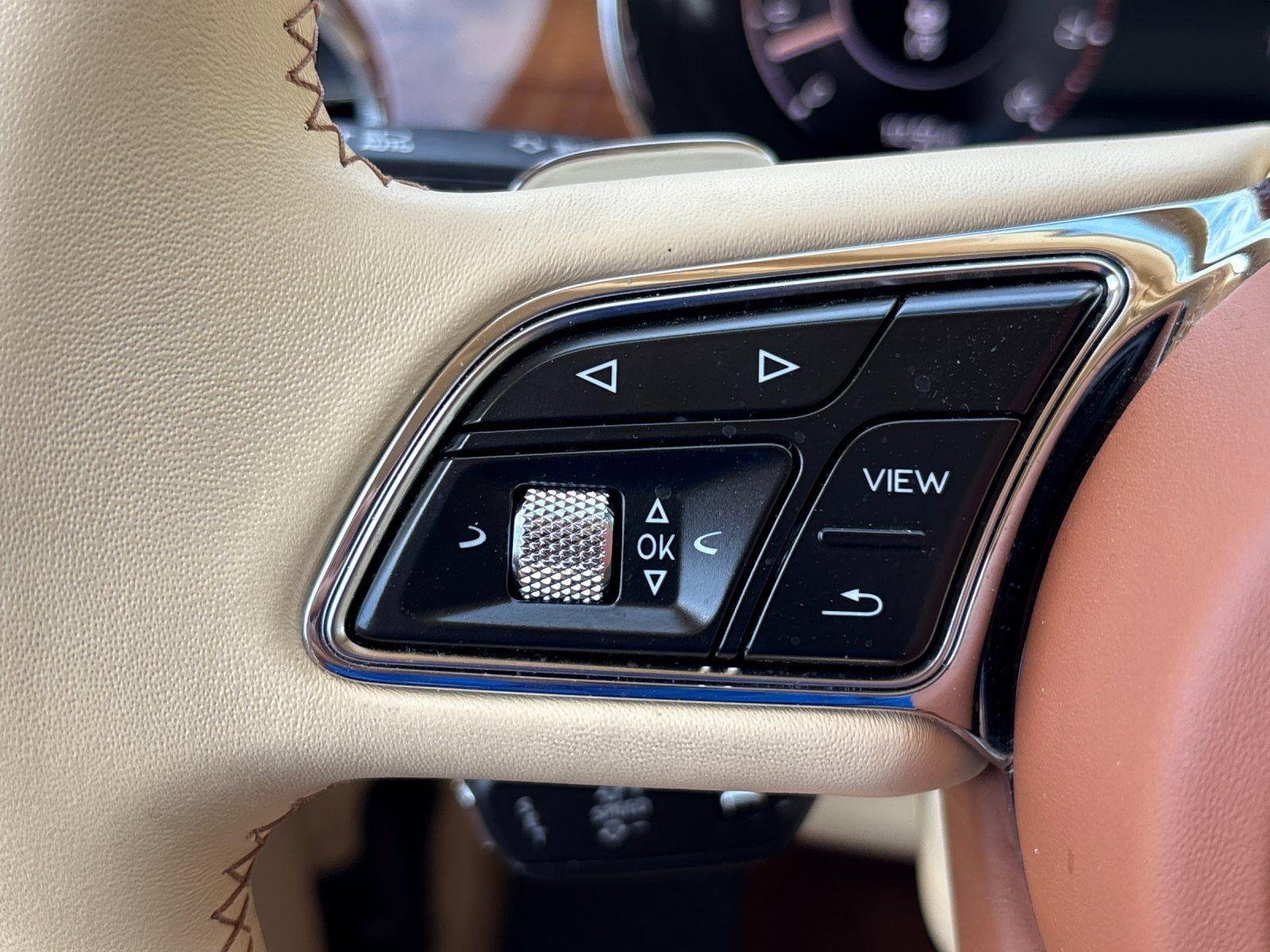Used 2024 Bentley Bentayga Extended Wheelbase AWD/4WD image 23