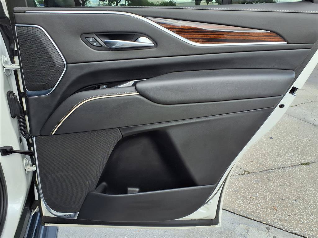 Used 2022 Cadillac Escalade Premium Luxury RWD image 12
