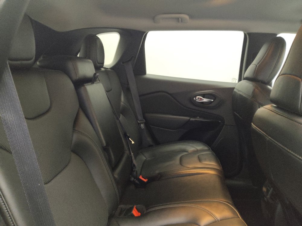 Used 2023 Jeep Cherokee Altitude Lux image 19